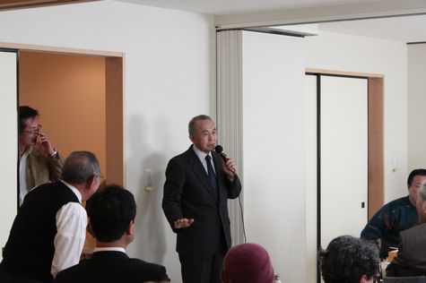 名司会宮原さん進行で新年会スタート！