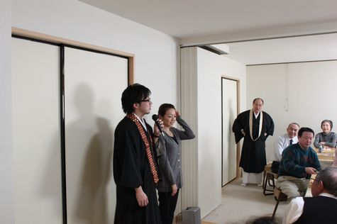 4月に結婚する副住職の婚約会見です。