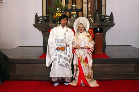 求道会館での新郎新婦